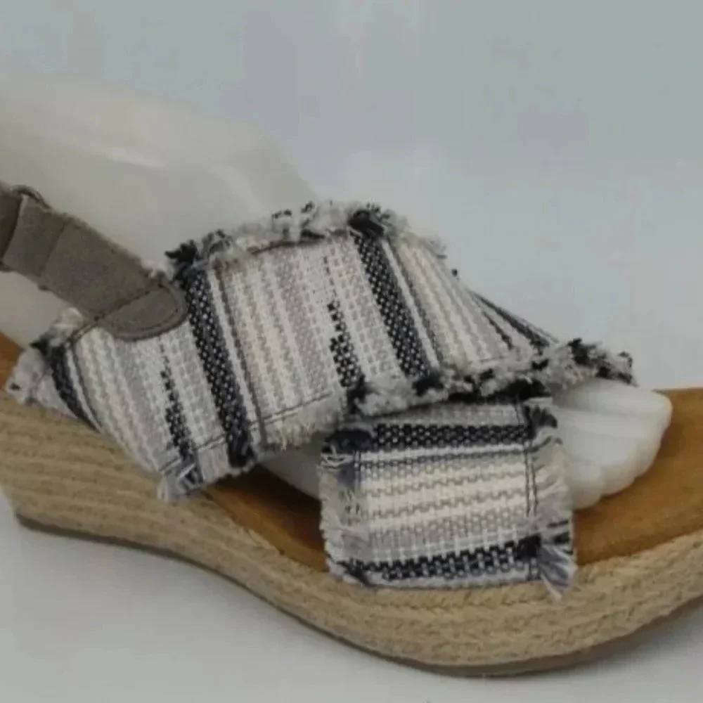 Minnetonka Multi Laredo Breeze Sandals Size 10
